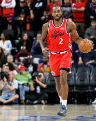 英超直播-杀戮机甲！伦纳德全场19投11中&amp;三分10中6 砍下34分4板3助1断